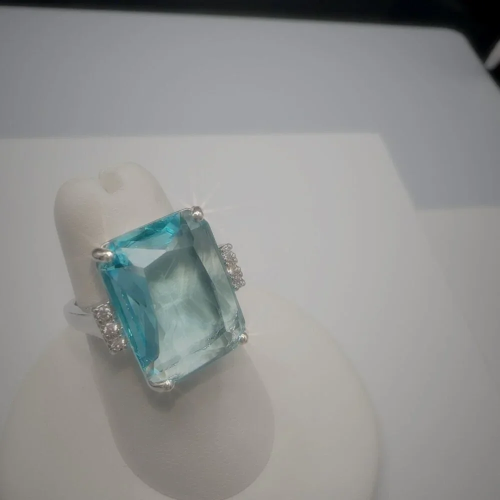 Aquamarine CZ Silver Tone Cocktail Ring Size 8 - Picture 4 of 11
